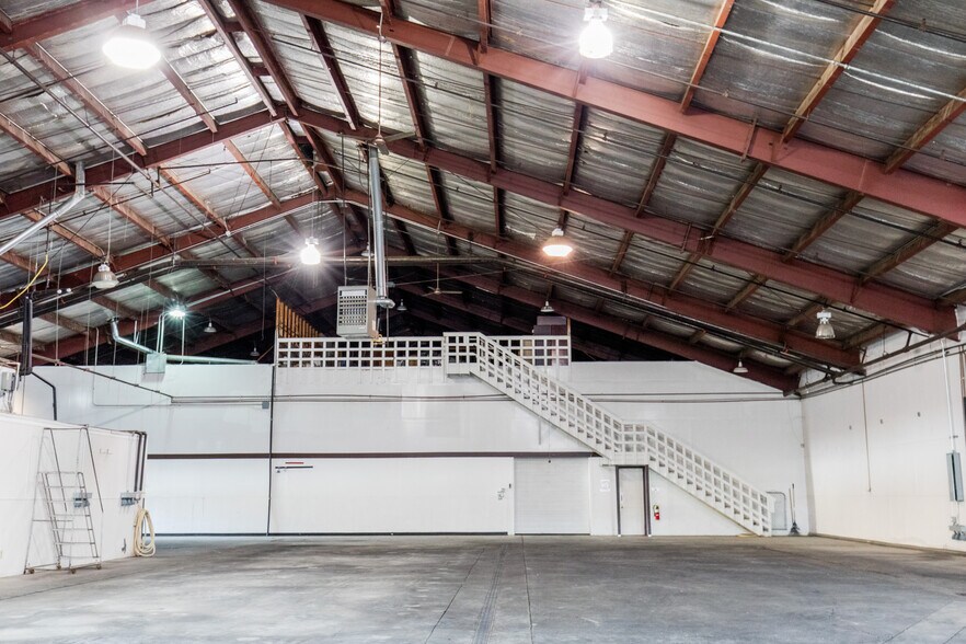 More Photos Of 1215 W Poplar St, Walla Walla Distribution For Lease