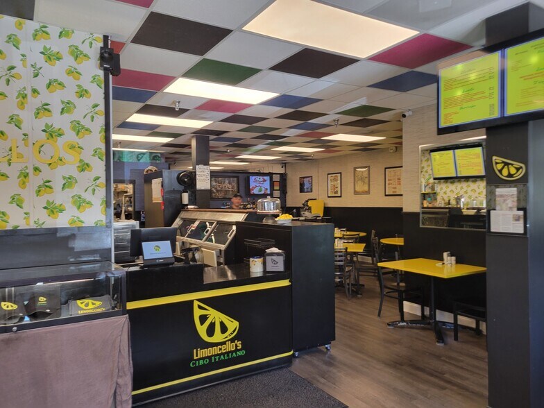 More Photos Of 301 Main St, Hilton Head Island Unknown For Lease