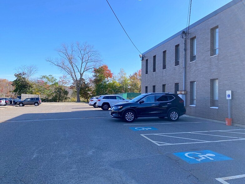 More Photos Of 58 Concord St, North Reading Office For Lease