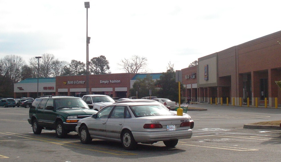 More Photos Of 700-726 Academy Dr, Bessemer Freestanding For Lease
