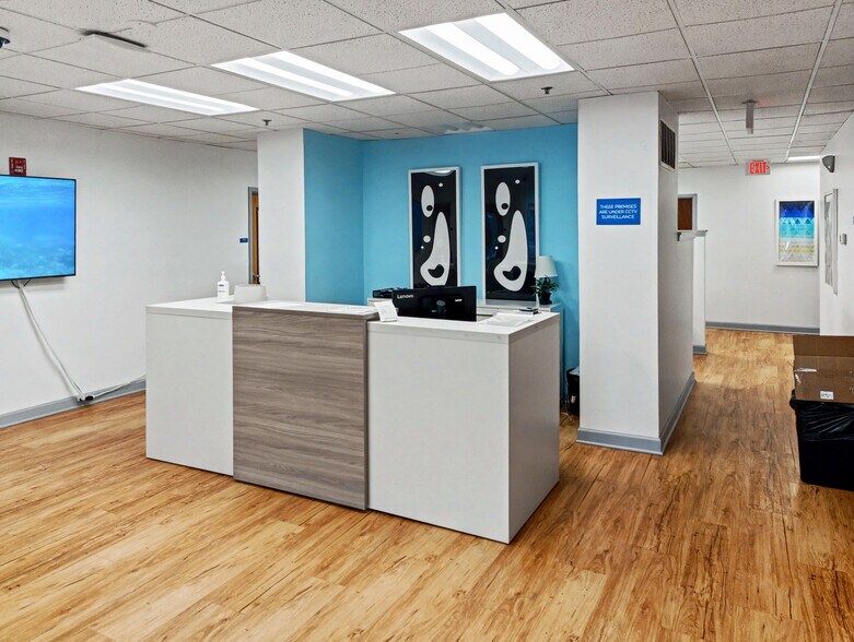 More Photos Of 1N131 County Farm Rd, Winfield Office For Sale