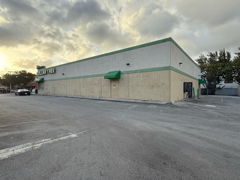 More Photos Of 1255 NW 103rd St, Miami Freestanding For Lease