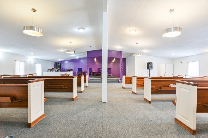 More Photos Of 2766 White Oak Dr, Decatur Religious Facility For Sale
