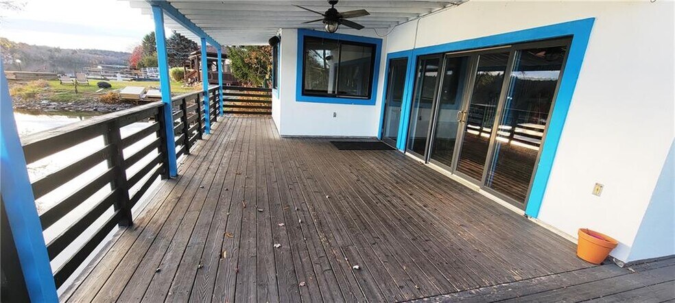 More Photos Of 13 Horseshoe Lake Rd, Kauneonga Lake Restaurant For Sale