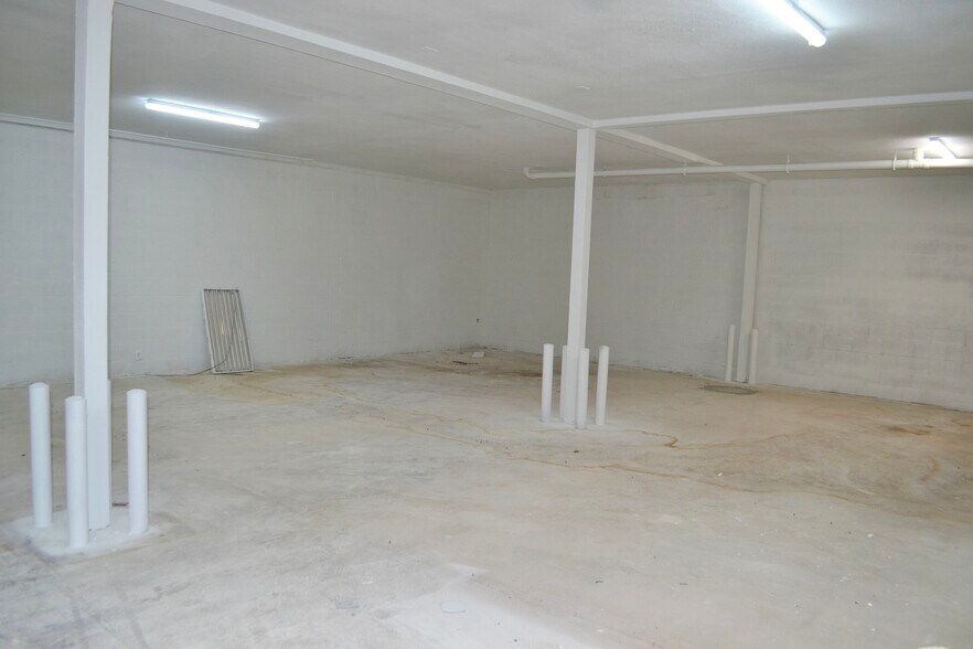 More Photos Of 9233 Charles Smith Ave, Rancho Cucamonga Flex For Lease