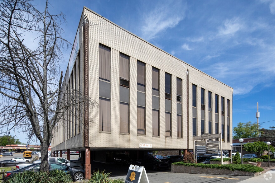 Primary Photo Of 2280 Grand Ave, Baldwin Medical For Lease