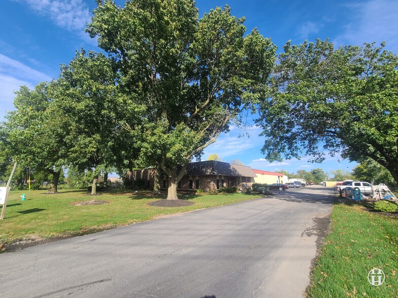 More Photos Of 6155 Guion Rd, Indianapolis Flex For Sale