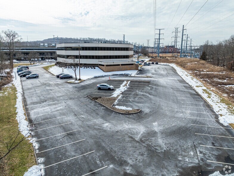 More Photos Of 556 Eagle Rock Ave, Roseland Medical For Lease