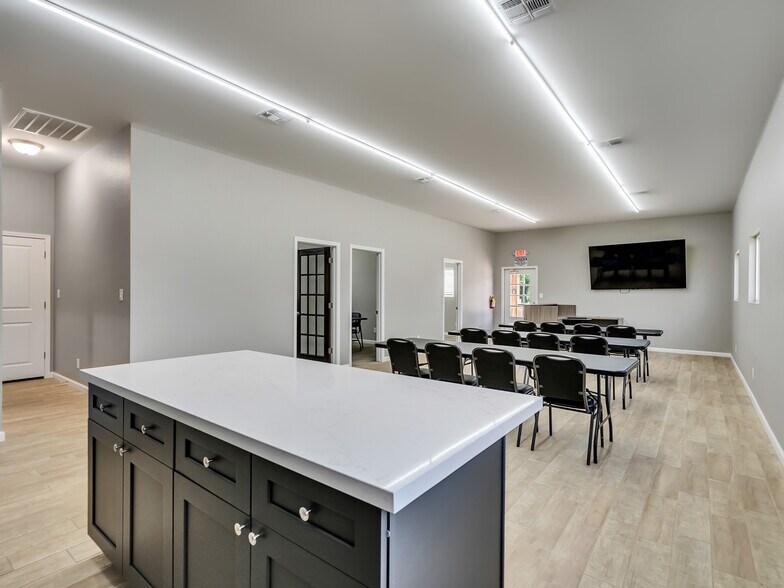 More Photos Of 11395 FM 2432 Rd, Willis Light Manufacturing For Sale