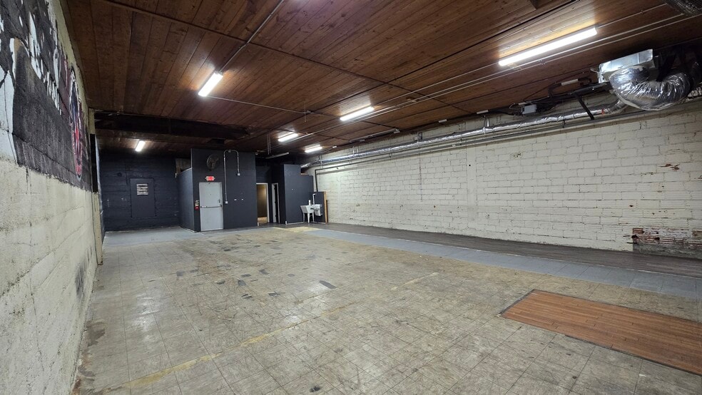 More Photos Of 12 S 4th St, Temple General Retail For Sale