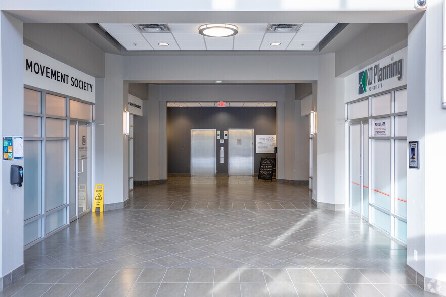 More Photos Of 34077 Gladys Ave, Abbotsford Office For Lease