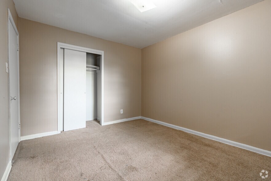 More Photos Of 4015 Summer Ave, Memphis Apartments For Sale