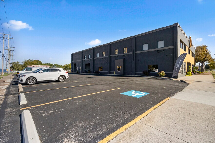 More Photos Of 419 E Market St, Sandusky Hotel For Sale