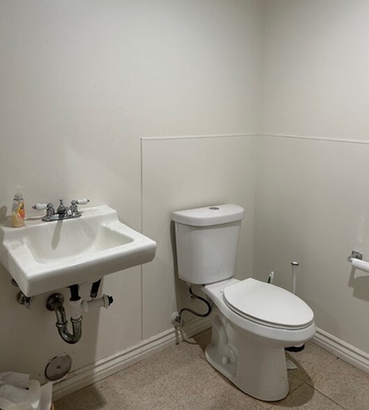 More Photos Of 2412 N Ponderosa Dr, Camarillo Medical For Sale