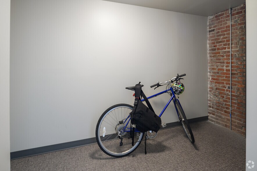 More Photos Of 21 Clark St, Trenton Unknown For Lease