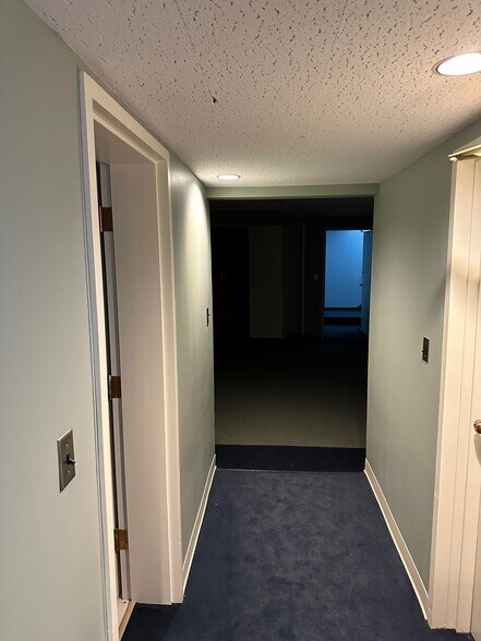 More Photos Of 148-152 Great Rd, Stow Unknown For Lease