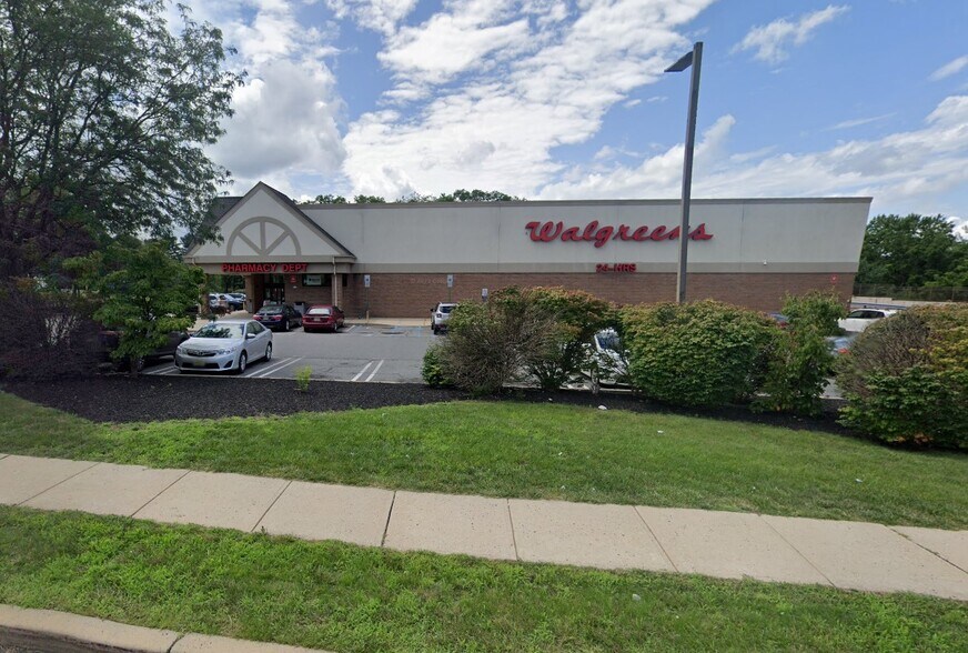 More Photos Of 421 Ryders Ln, East Brunswick Drugstore For Sale