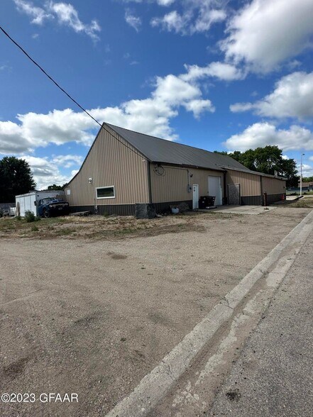 More Photos Of 303 S Main St, Northwood Auto Salvage Facility For Sale