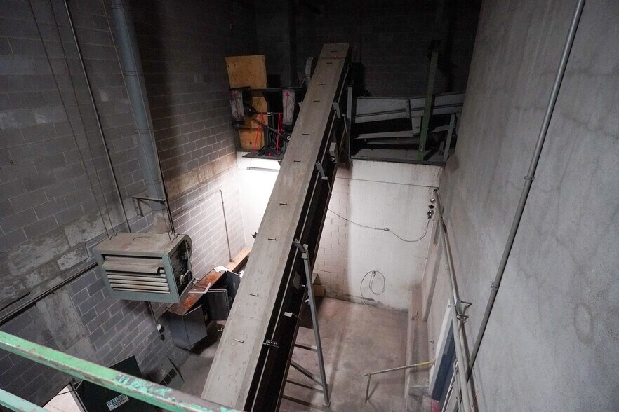 More Photos Of 1612-1616 Moore St, Cincinnati Manufacturing For Sale