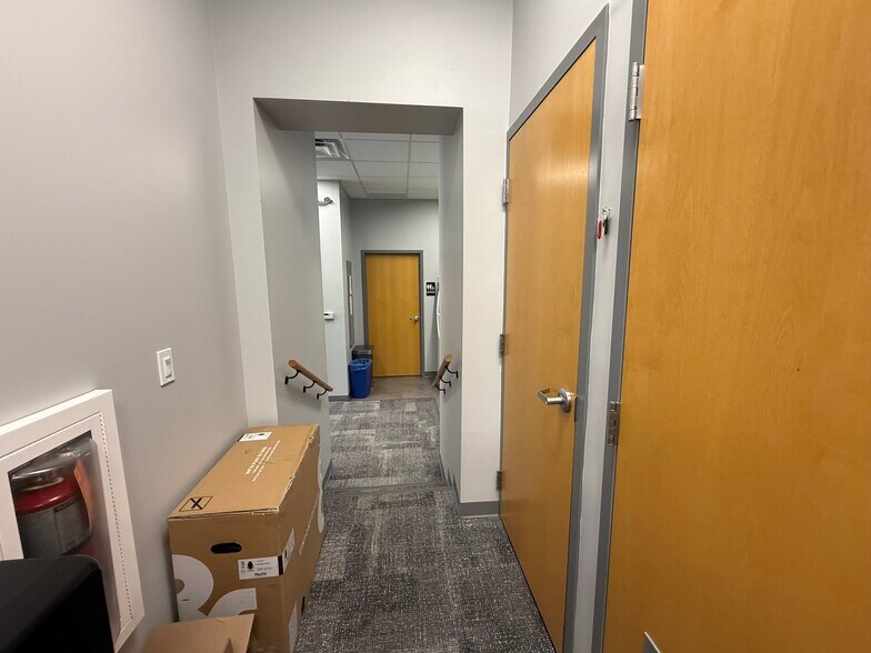 More Photos Of 2212 Murray Ave, Pittsburgh Office Residential For Lease