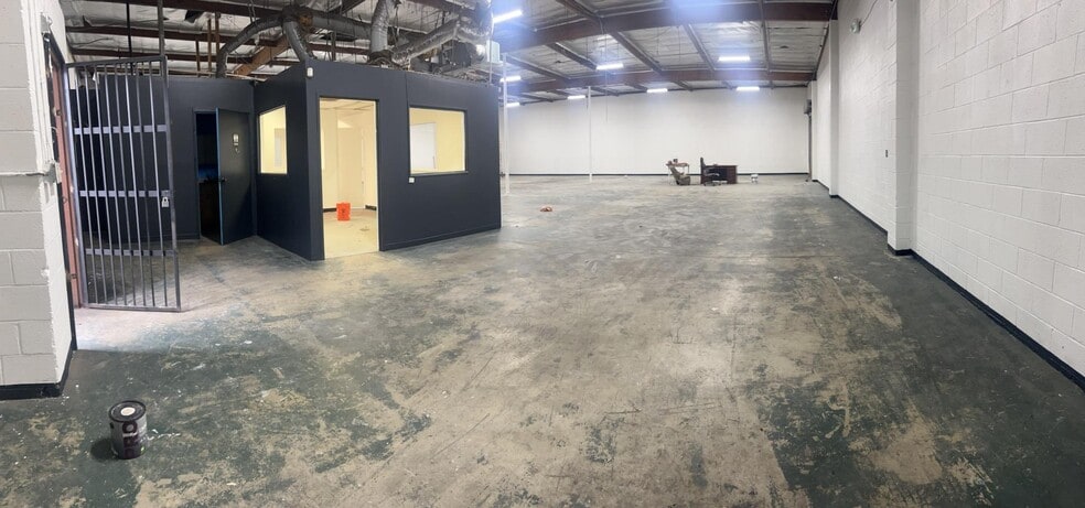 More Photos Of 772 Stanford Ave, Los Angeles Warehouse For Lease