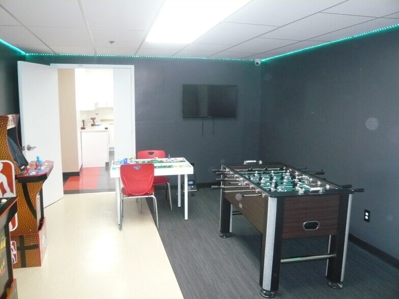 More Photos Of 1842 Webster Ave, Bronx Office For Lease