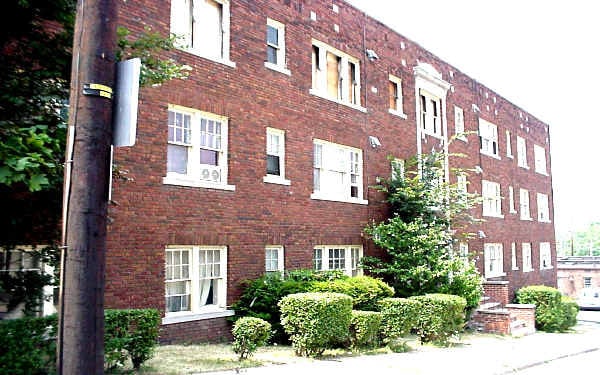 Primary Photo Of 1832 Willowhurst Rd, Cleveland Apartments For Sale