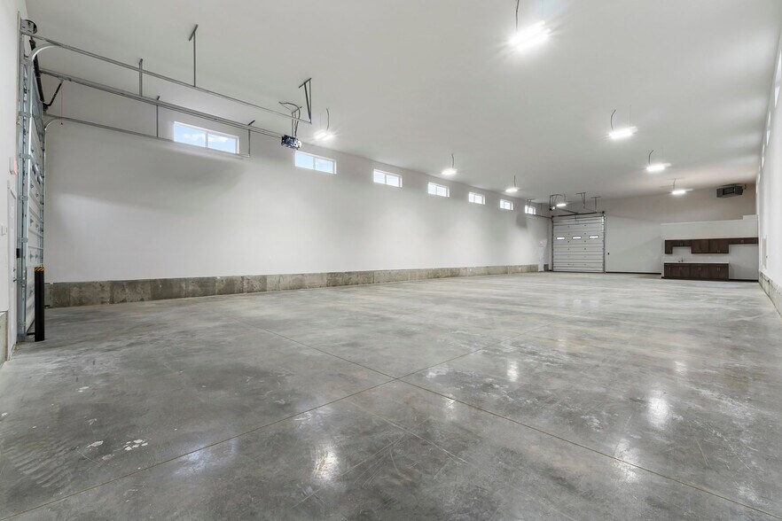 More Photos Of 3493 W Daugharty Loop, Hayden Industrial For Lease
