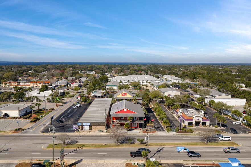More Photos Of 503 Harbor Blvd, Destin Office For Lease