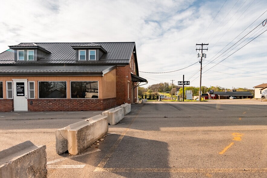 More Photos Of 500 N Pike Rd, Sarver Office Residential For Sale