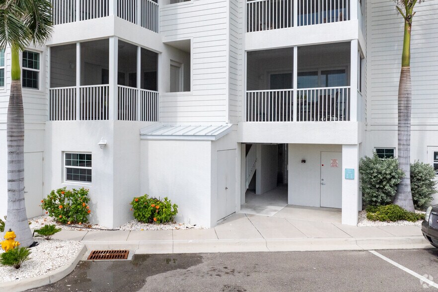 More Photos Of 14550 River Beach Dr, Port Charlotte Apartments For Sale