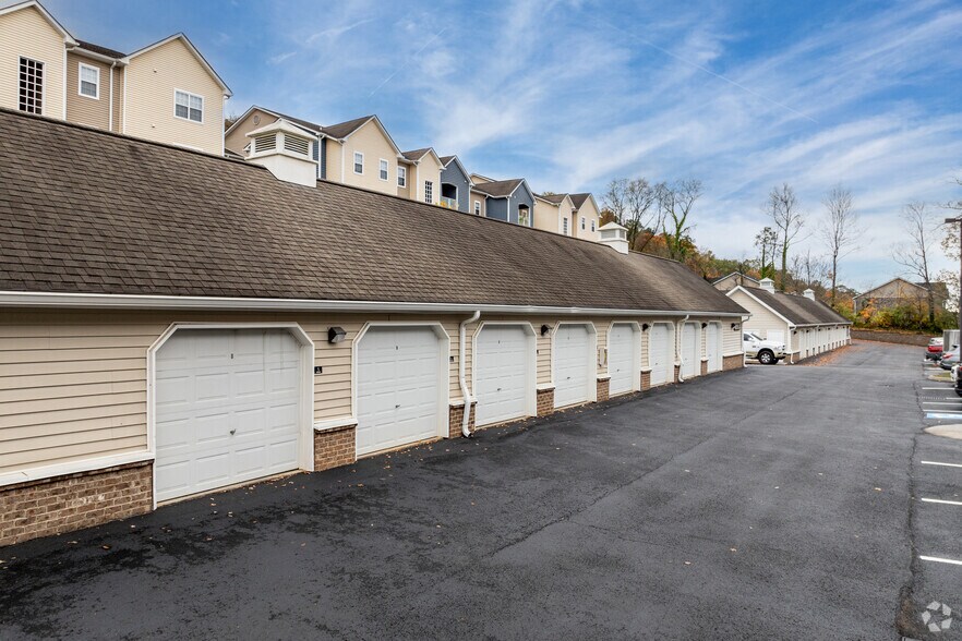 More Photos Of 501 Tiger Way, Knoxville Apartments For Sale