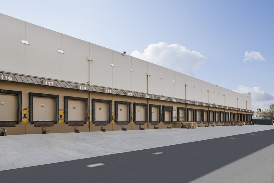 More Photos Of 5301 Rivergrade Rd, Irwindale Refrigeration Cold Storage For Lease