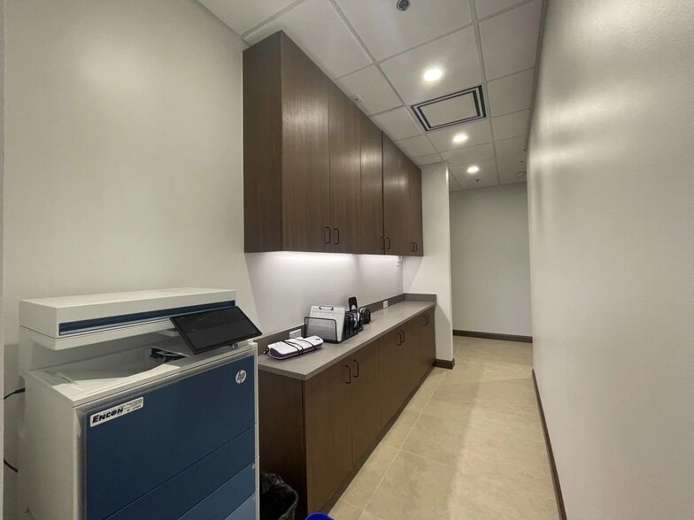 More Photos Of 2220 Sam Rayburn Hwy, Melissa Medical For Lease