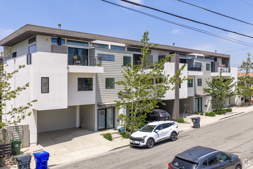 More Photos Of 627 Aviation Way, Manhattan Beach Loft Creative Space For Sale