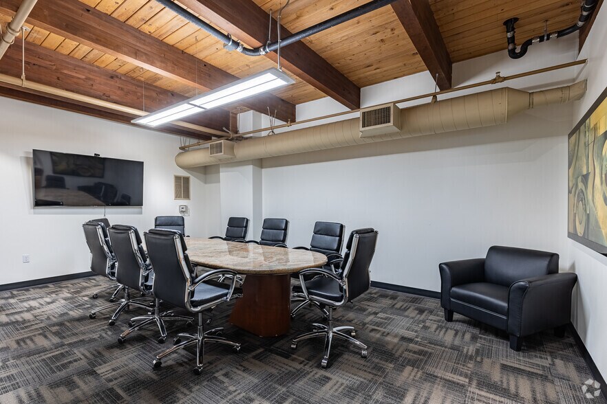 More Photos Of 819 SE Morrison St, Portland Medical For Lease