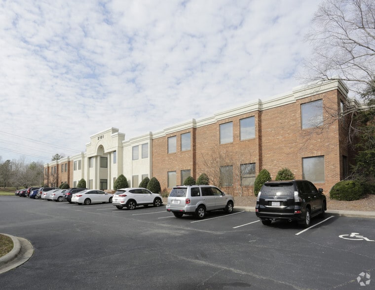 More Photos Of 2101 N Sardis Rd, Charlotte Office For Sale