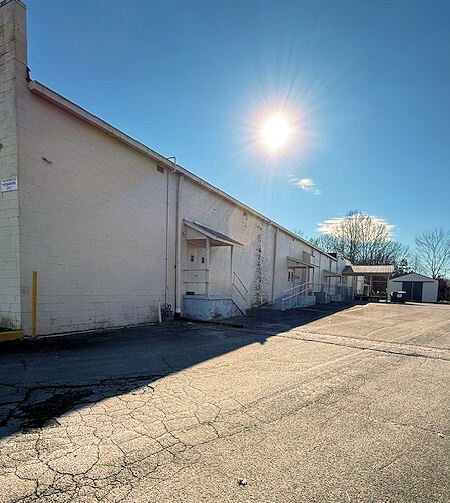 More Photos Of 1059 E Tri County Blvd, Oliver Springs Office Residential For Lease