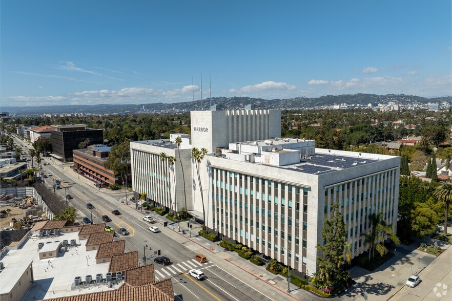 More Photos Of 4201 Wilshire Blvd, Los Angeles Loft Creative Space For Lease