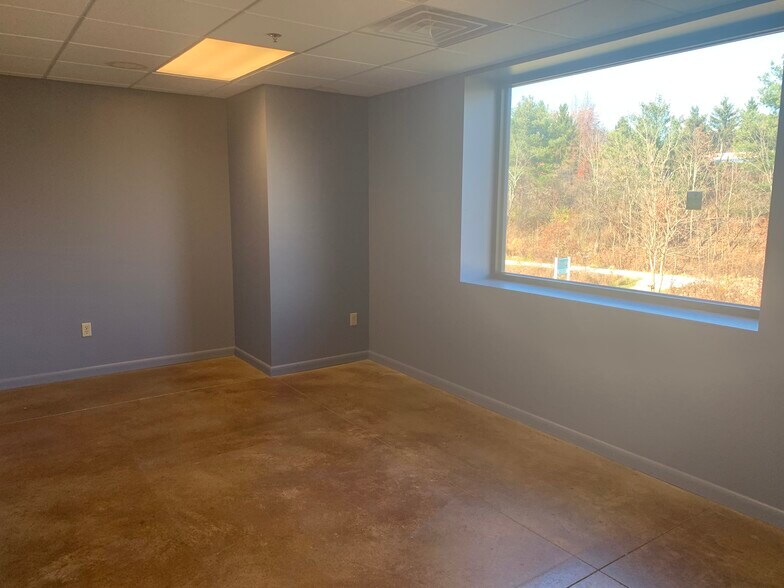 More Photos Of 4491 School Rd S, Murrysville Freestanding For Lease