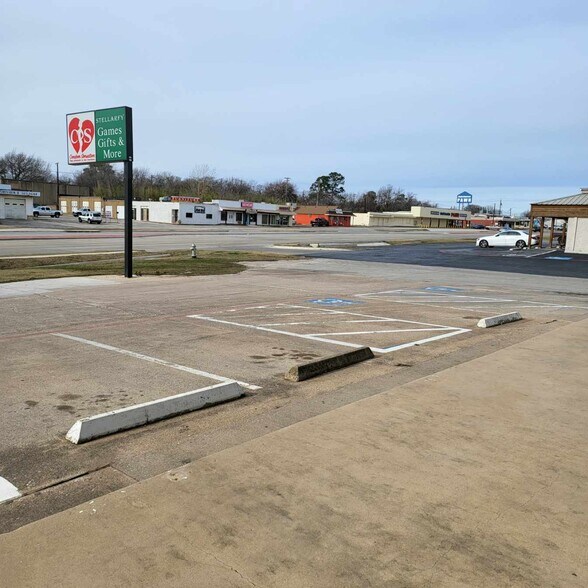 More Photos Of 1131 Fort Worth Dr, Denton Storefront Retail Office For Sale