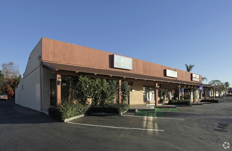 More Photos Of 837-841 E Whittier Blvd, La Habra General Retail For Lease