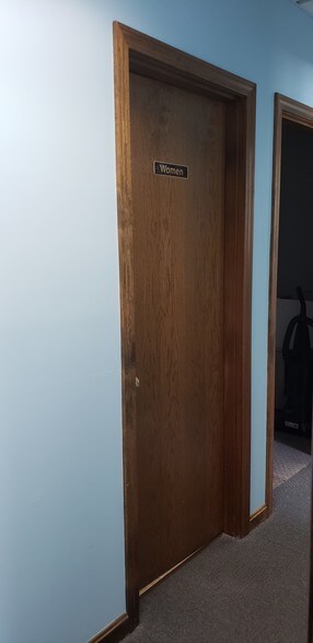 More Photos Of 1130 Ten Rod Rd, North Kingstown Medical For Sale