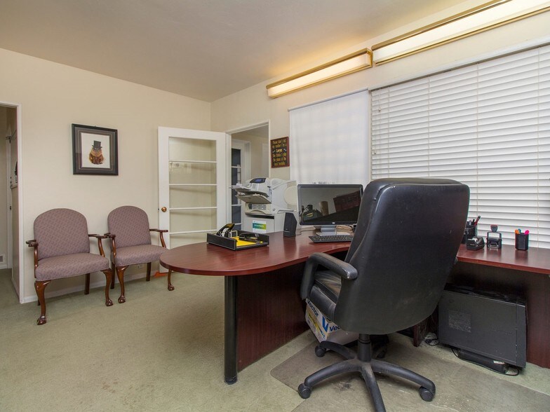More Photos Of 315 N Vine St, Fallbrook Office For Sale