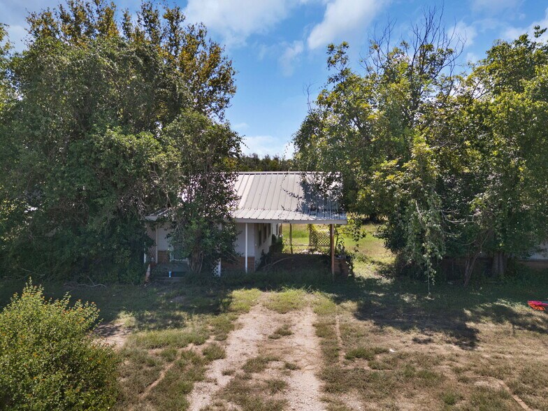 More Photos Of 1404 Central Texas Expy, Lampasas Land For Sale