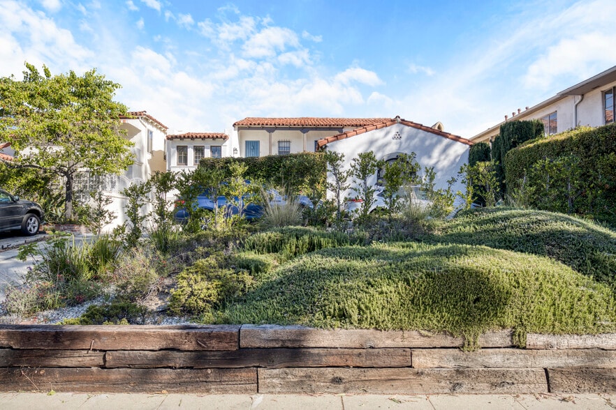 More Photos Of 5815 W Olympic Blvd, Los Angeles Apartments For Sale