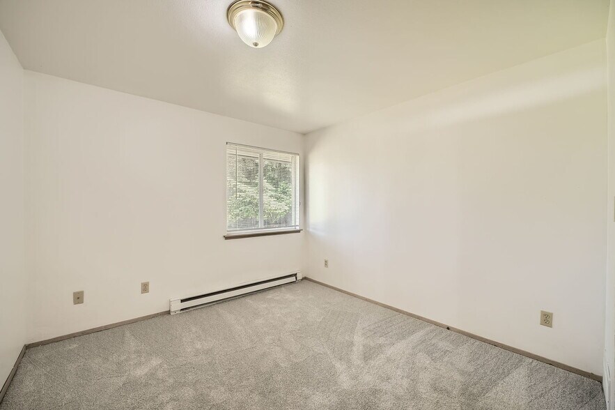 More Photos Of 1031 SW 122nd St, Seattle Apartments For Sale