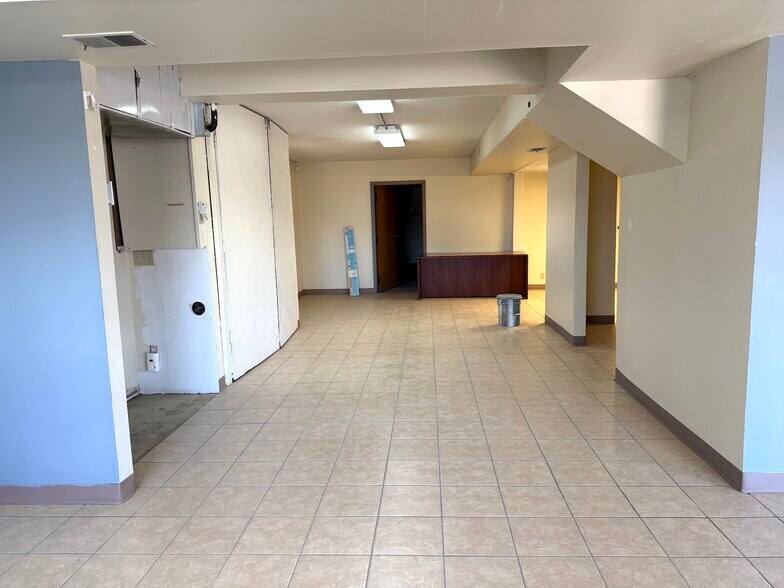 More Photos Of 3615 N 44th St, Lincoln Freestanding For Sale