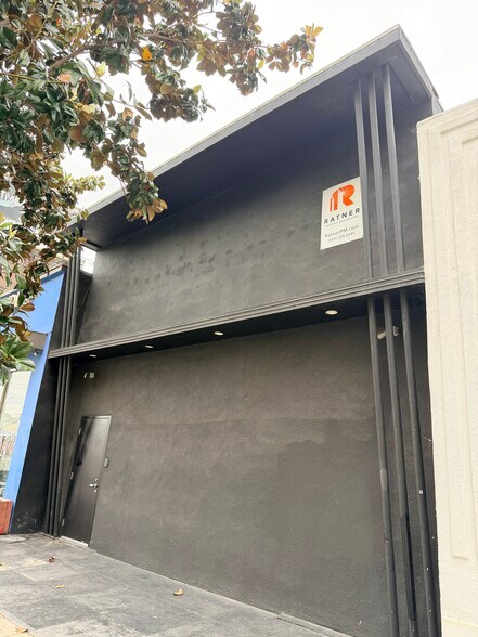 More Photos Of 11008 Magnolia Blvd, North Hollywood Storefront For Sale