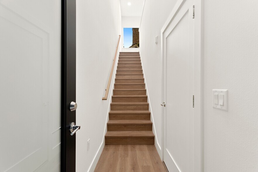 More Photos Of 117 Wells Ave S, Renton Apartments For Sale